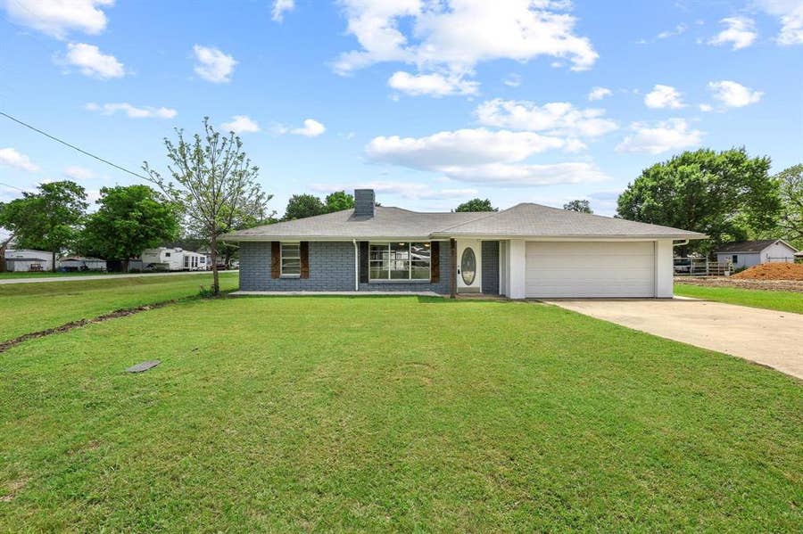 Property photo for 405 W 3rd Street, Anna, TX