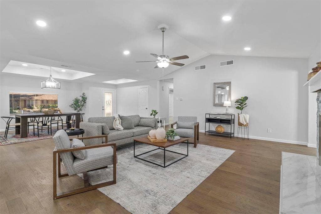 3212 Altman Drive, Dallas, TX 75229 3212 Altman Drive, Dallas, TX 75229