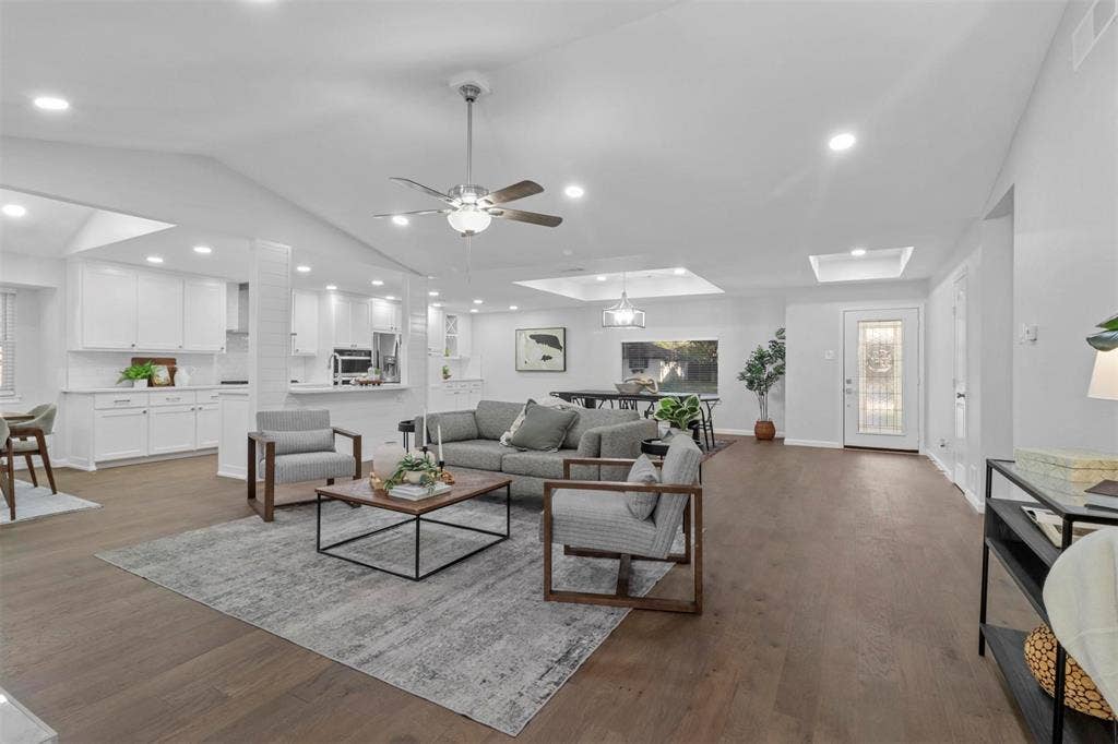 3212 Altman Drive, Dallas, TX 75229 3212 Altman Drive, Dallas, TX 75229