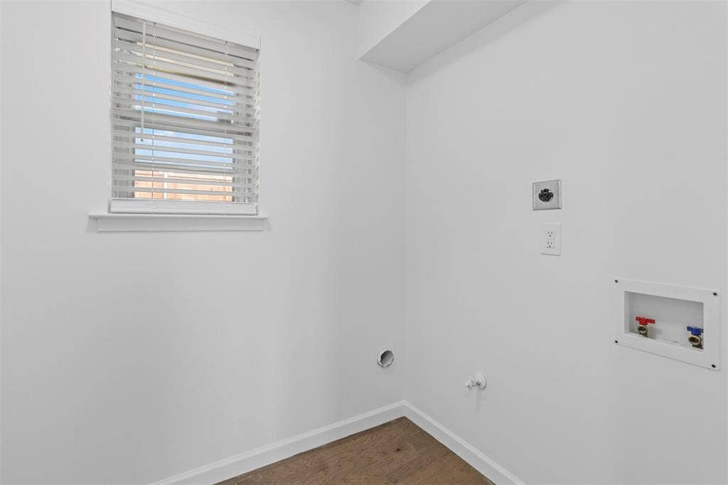 3212 Altman Drive, Dallas, TX 75229 3212 Altman Drive, Dallas, TX 75229