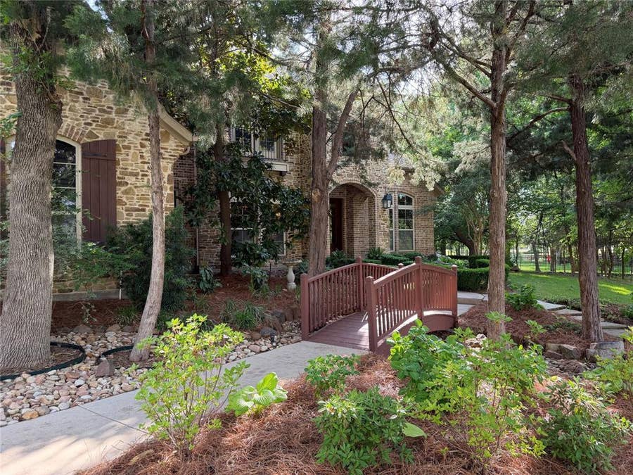 Property photo for 427 Wyndemere Boulevard, Heath, TX