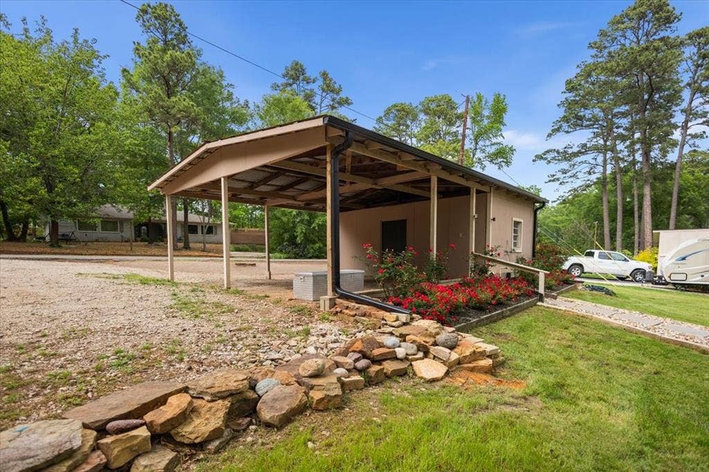 1507 E Tanglewood Drive, Hideaway, TX 75771 Carport