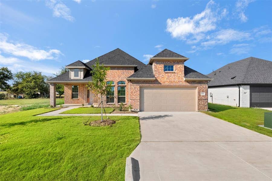 Property photo for 713 Escovedo Drive, Italy, TX