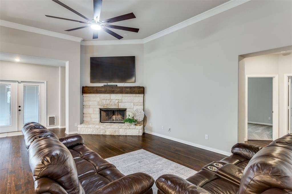 8624 Tucker Drive, Godley, TX 76044 8624 Tucker Drive, Godley, TX 76044