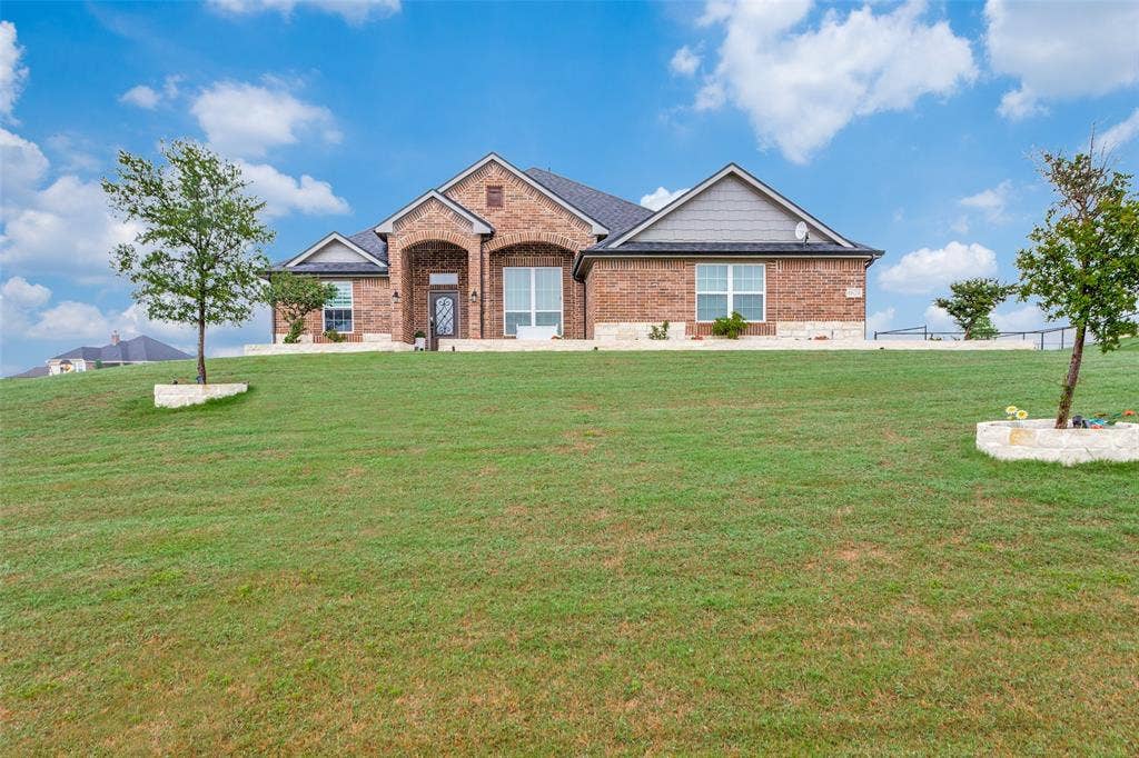 8624 Tucker Drive, Godley, TX 76044 8624 Tucker Drive, Godley, TX 76044