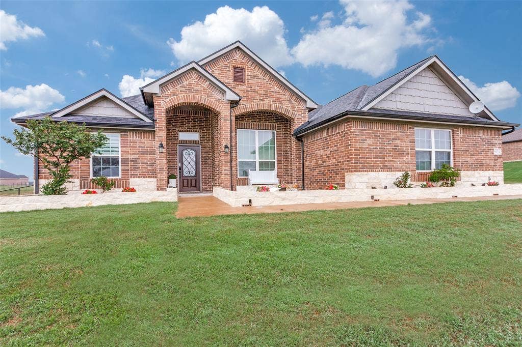 8624 Tucker Drive, Godley, TX 76044 8624 Tucker Drive, Godley, TX 76044