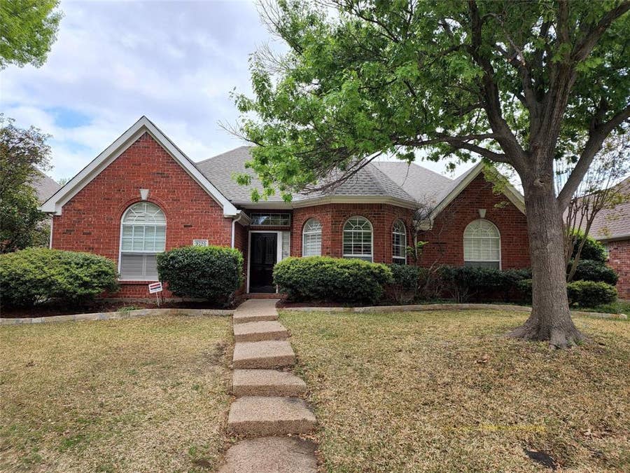 Property photo for 9720 Windy Hollow Drive, Irving, TX