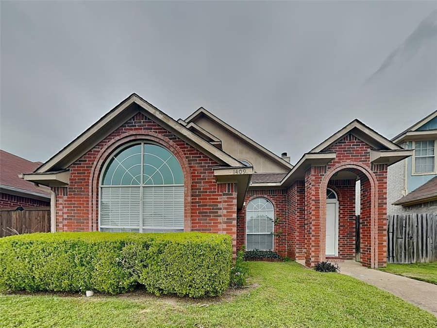 Property photo for 1409 Post Oak Drive, Rowlett, TX