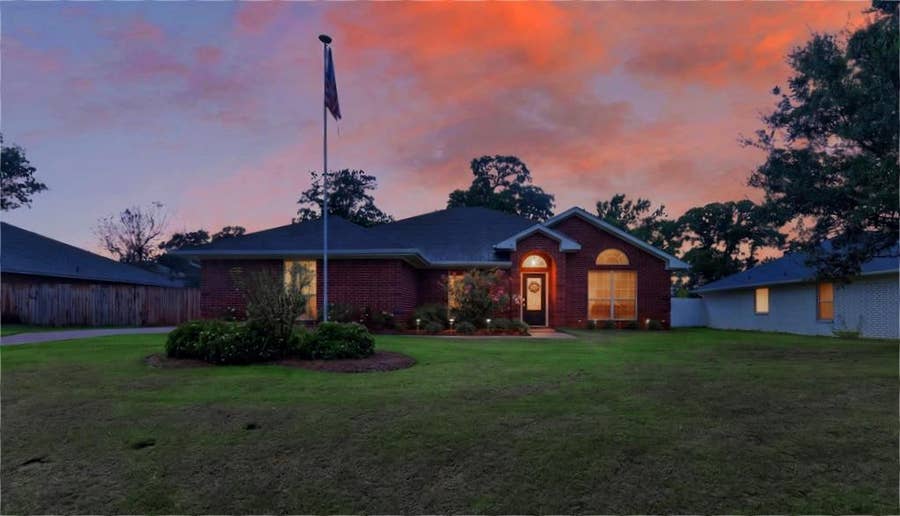 Property photo for 514 Noah Lane, Lindale, TX
