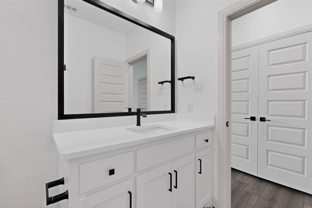 200 W Shetland Lane, Northlake, TX 76247 full-bath located upstairs