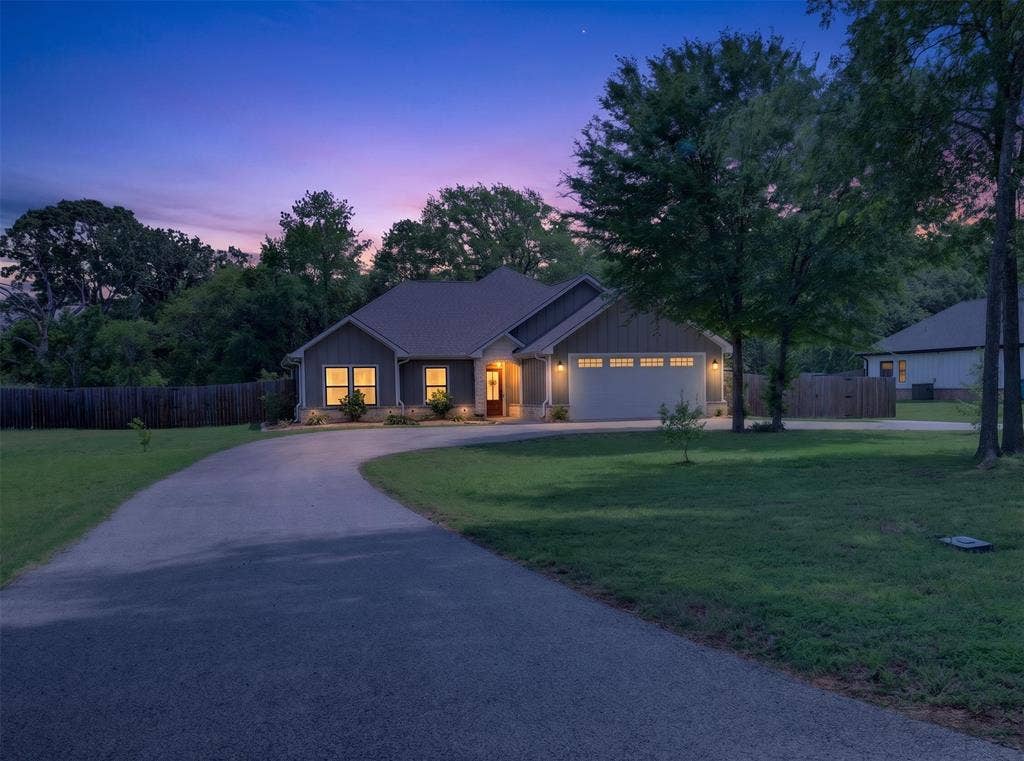 6371 Mill Run Road, Athens, TX 75751 Make this your next address!