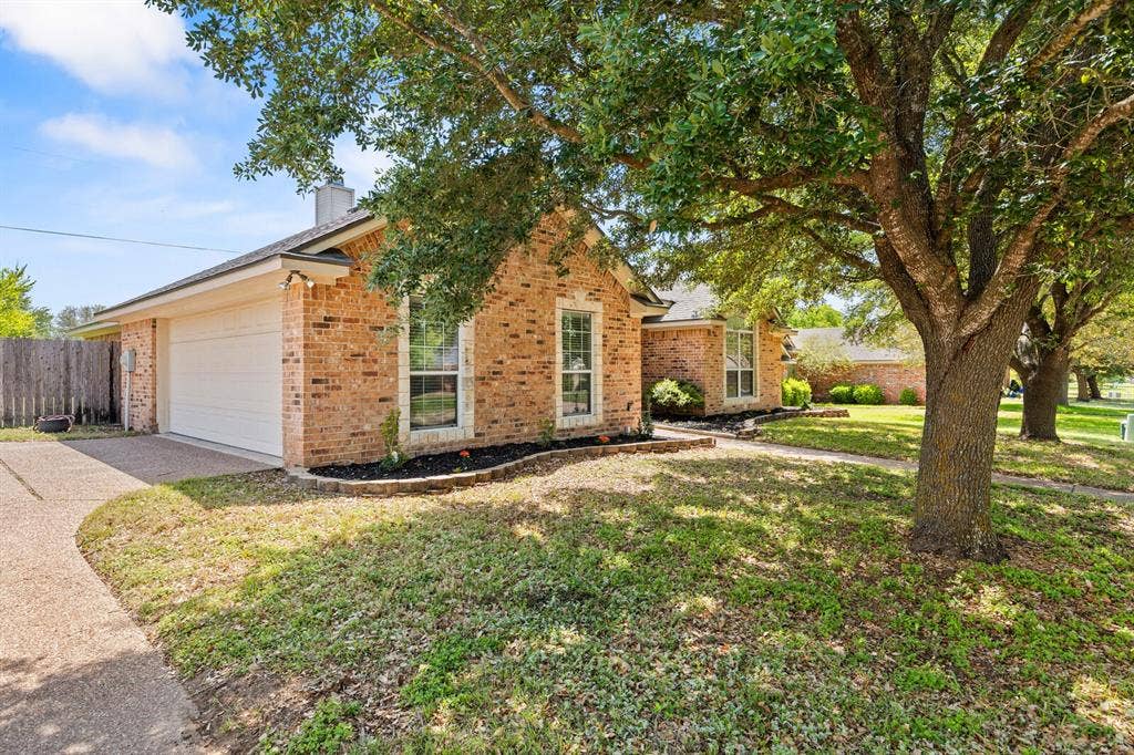 713 Ver-Lo Drive, Lorena, TX 76655 713 Ver-Lo Drive, Lorena, TX 76655