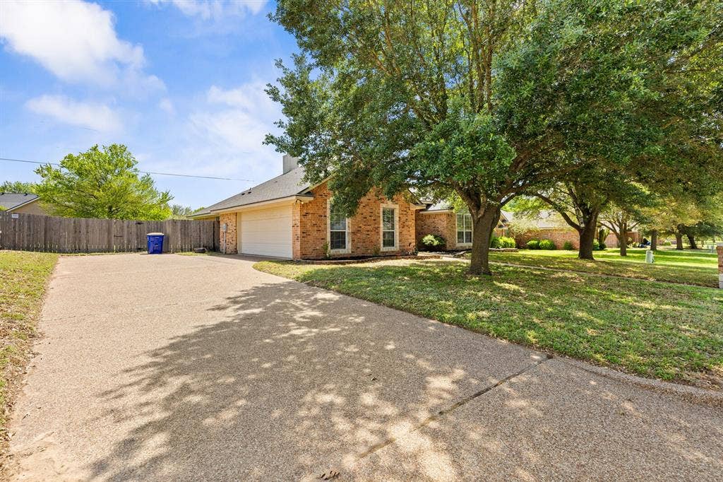 713 Ver-Lo Drive, Lorena, TX 76655 713 Ver-Lo Drive, Lorena, TX 76655