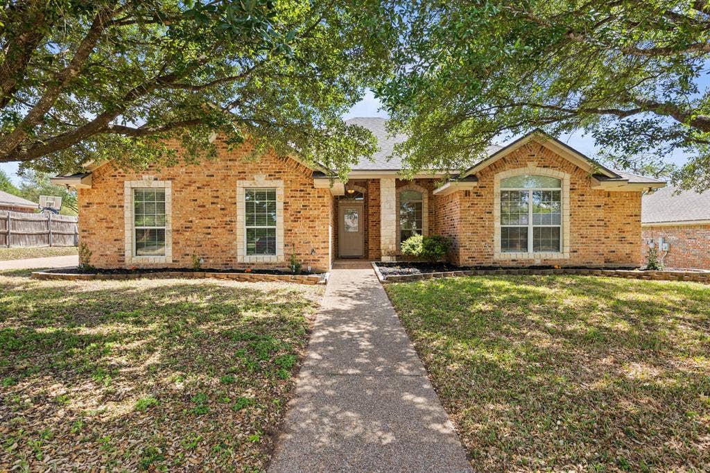 713 Ver-Lo Drive, Lorena, TX 76655 713 Ver-Lo Drive, Lorena, TX 76655