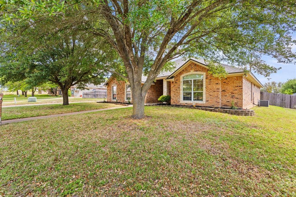 713 Ver-Lo Drive, Lorena, TX 76655 713 Ver-Lo Drive, Lorena, TX 76655