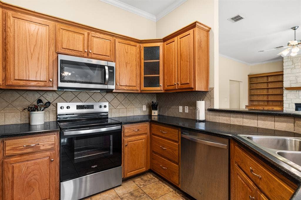 713 Ver-Lo Drive, Lorena, TX 76655 713 Ver-Lo Drive, Lorena, TX 76655