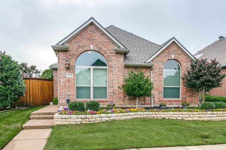 Property photo for 303 Old York Road, Irving, TX