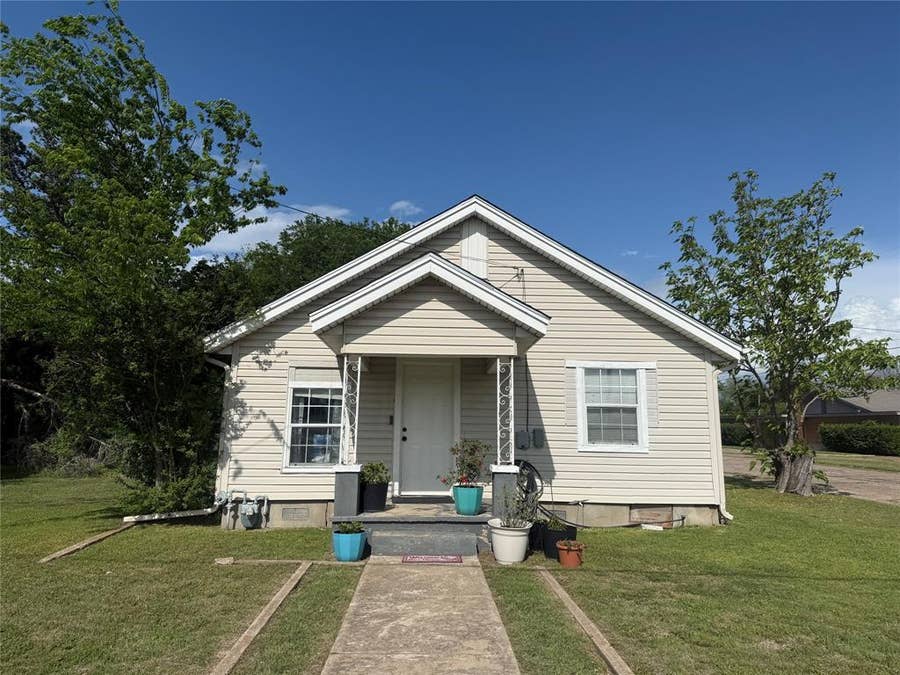 Property photo for 301 Cedar Street, Waco, TX