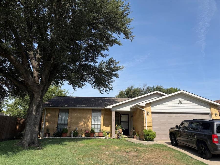 Property photo for 7205 Wayfarer Trail, Fort Worth, TX