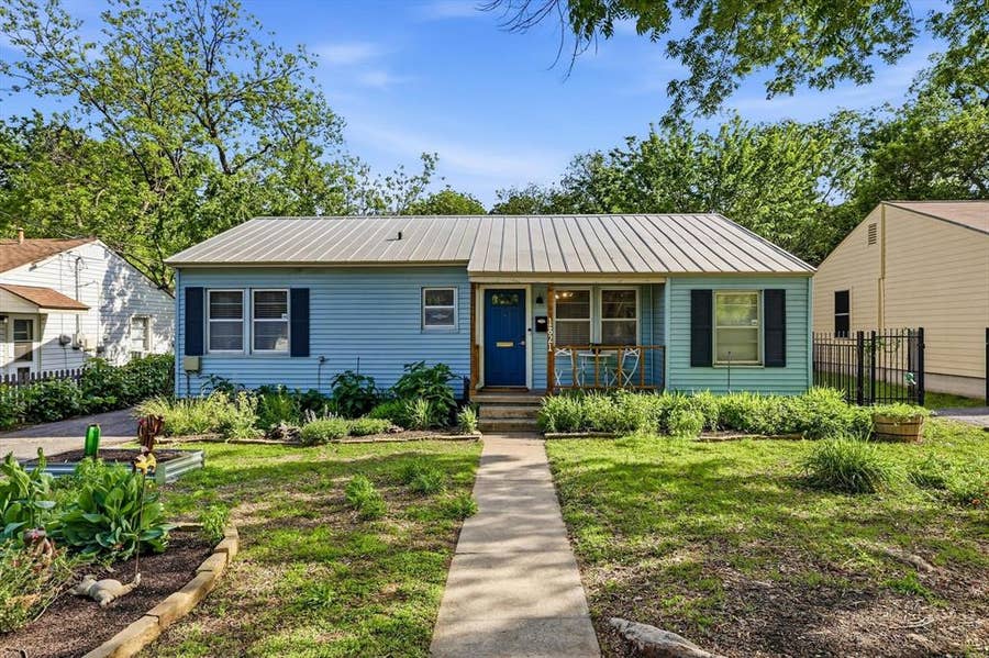 Property photo for 1821 Sena Street, Denton, TX