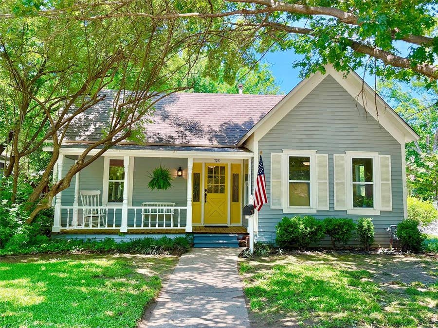 Property photo for 725 Bolivar Street, Denton, TX