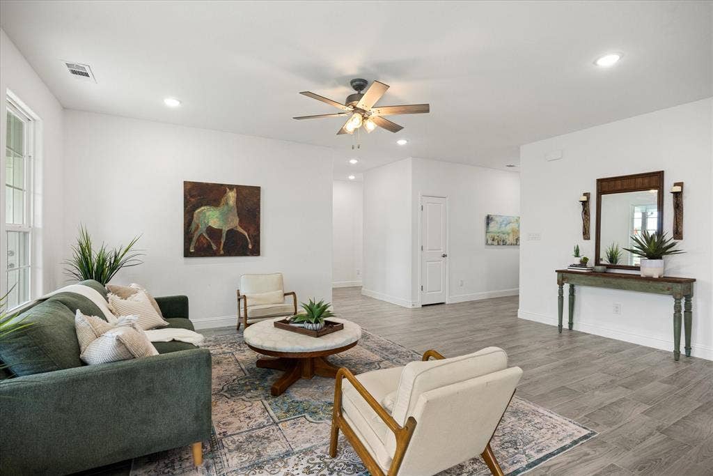 2617 Creek Drive, Granbury, TX 76048 2617 Creek Drive, Granbury, TX 76048