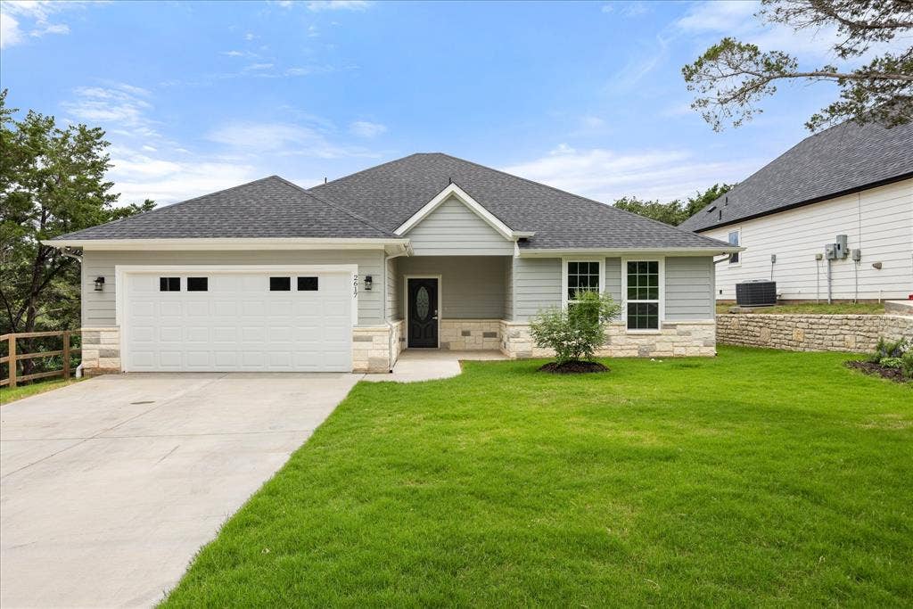 2617 Creek Drive, Granbury, TX 76048 2617 Creek Drive, Granbury, TX 76048