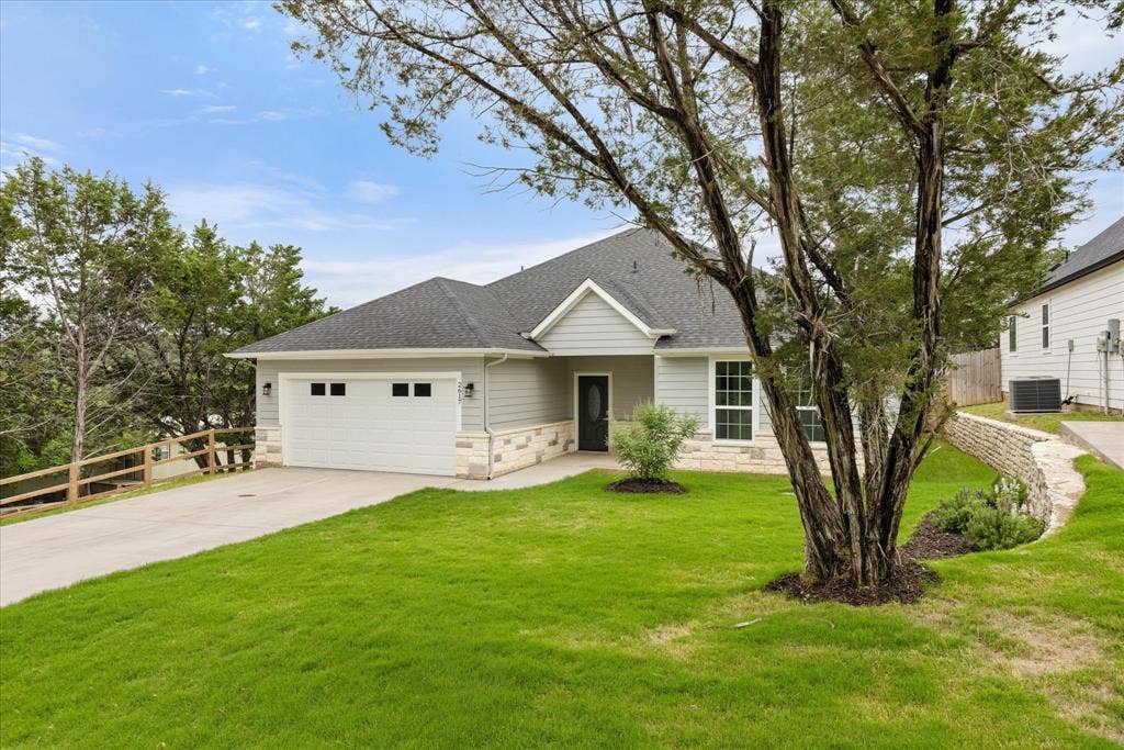 2617 Creek Drive, Granbury, TX 76048 2617 Creek Drive, Granbury, TX 76048