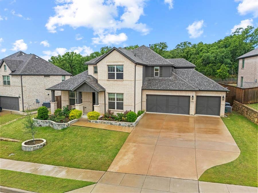 Property photo for 10736 Smoky Oak Trail, Argyle, TX