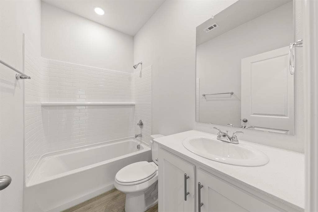 1702 Potomac Lane, Blue Ridge, TX 75424 18. 1702 Potomac - 2ND Bath