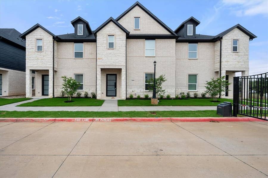 Property photo for 2333 Spring Park Boulevard, Arlington, TX