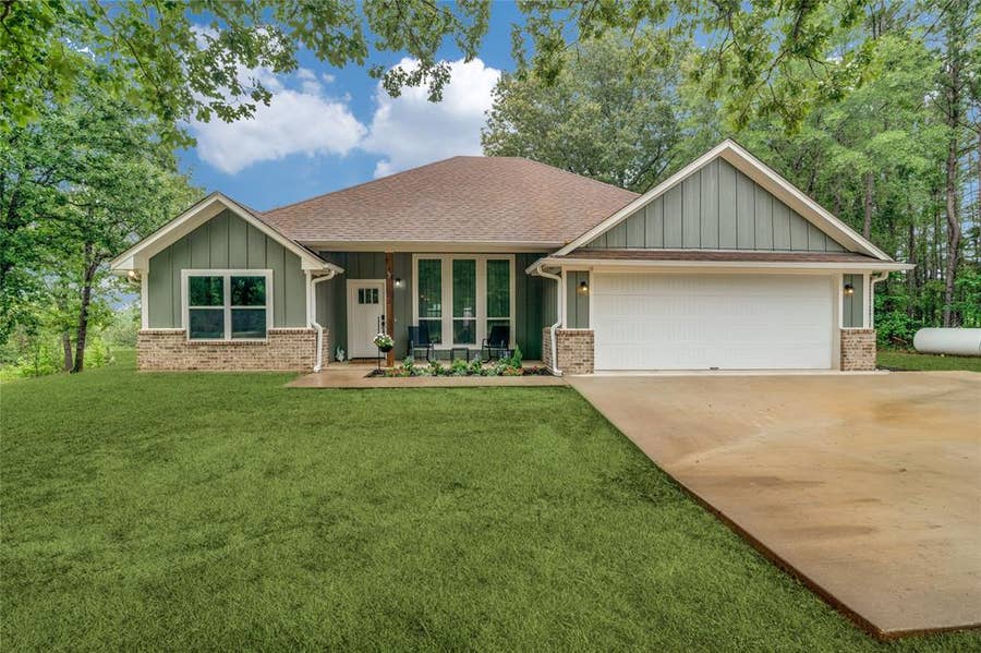 Property photo for 11302 County Road 4102, Lindale, TX