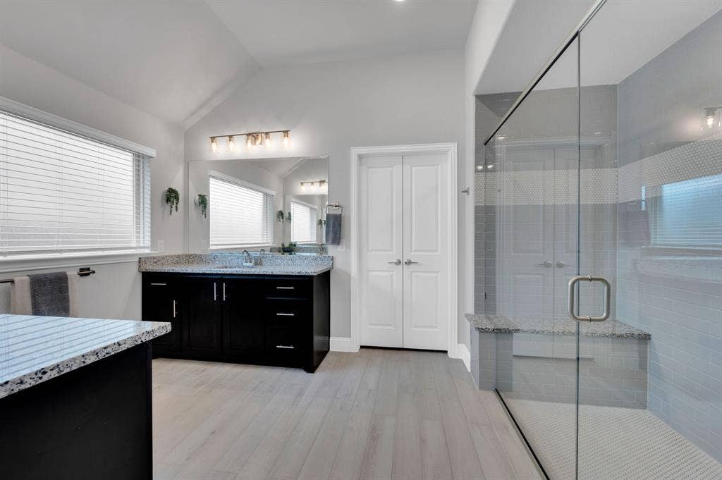 922 Cardinal Drive, Midlothian, TX 76065 Primary bath with separate vanities
