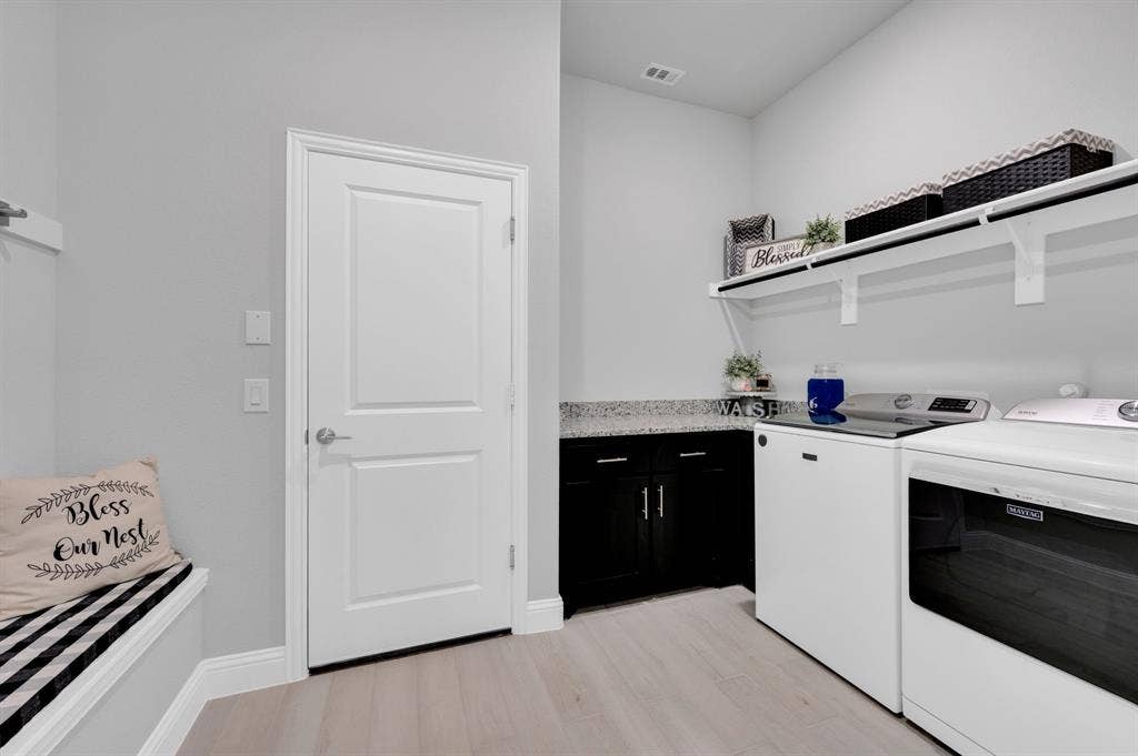 922 Cardinal Drive, Midlothian, TX 76065 Separate laundry room with bench, hanging space and counter space