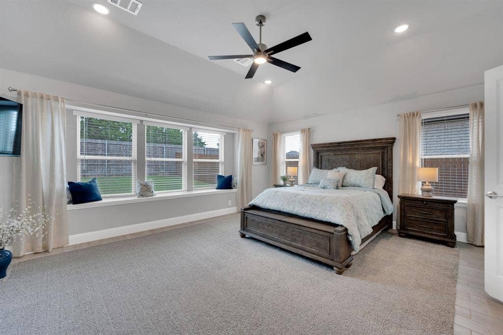922 Cardinal Drive, Midlothian, TX 76065 Huge primary bedroom with tons of natural light