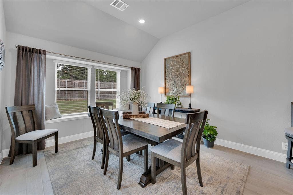 922 Cardinal Drive, Midlothian, TX 76065 Eat in dining area