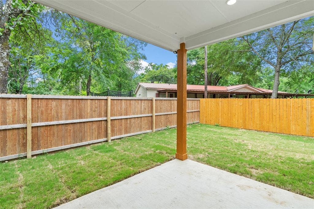 717 Hemlock Drive, West Tawakoni, TX 75474