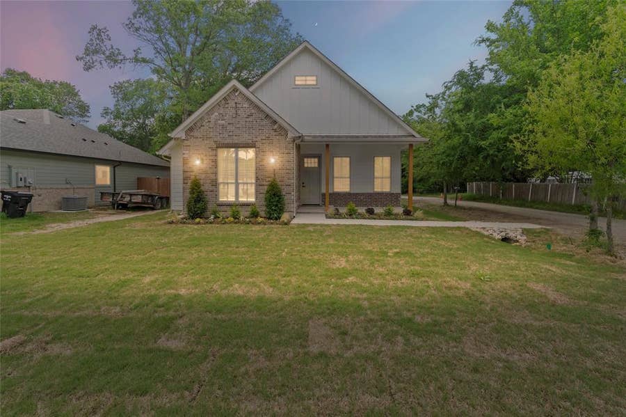 Property photo for 717 Hemlock Drive, West Tawakoni, TX