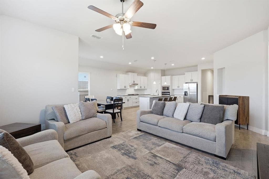 3021 Lionsgate Drive, Argyle, TX 76226