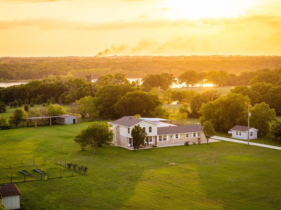 Property photo for 503 Oak Knoll Lane, Elm Mott, TX