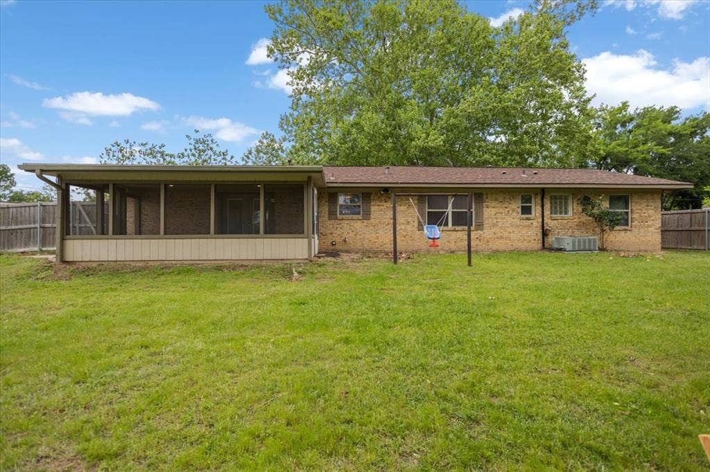 701 Georgia Street, Lindale, TX 75771 701 Georgia Street, Lindale, TX 75771