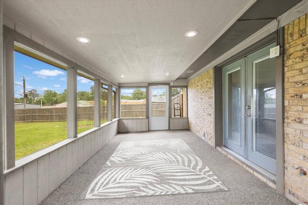 701 Georgia Street, Lindale, TX 75771 Screened Porch