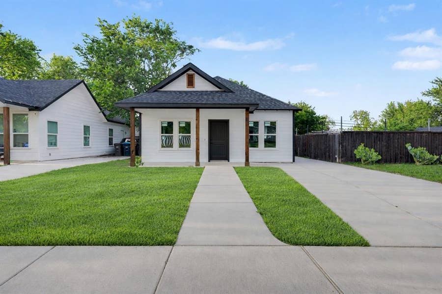 Property photo for 1211 E Cannon Street, Fort Worth, TX