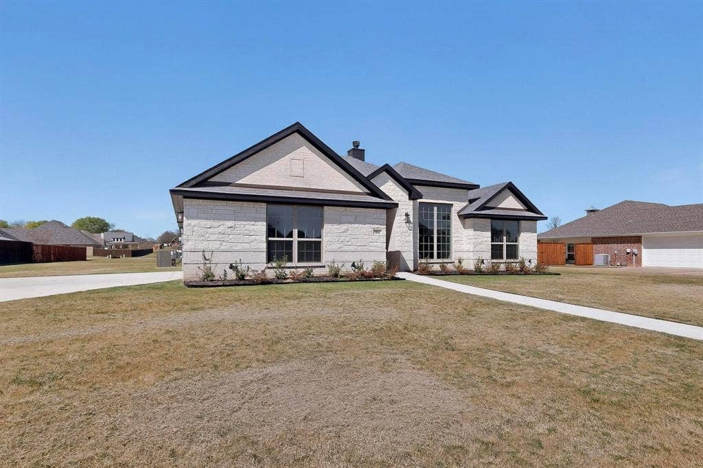 906 Maxine Drive, Athens, TX 75751 906 Maxine Drive, Athens, TX 75751