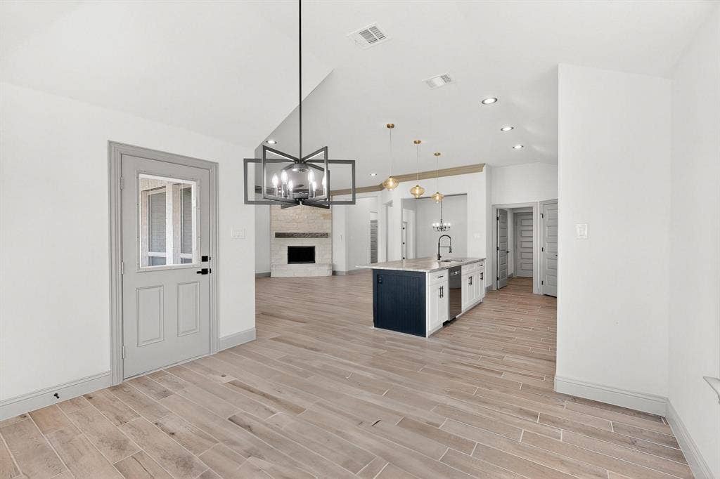 906 Maxine Drive, Athens, TX 75751 906 Maxine Drive, Athens, TX 75751