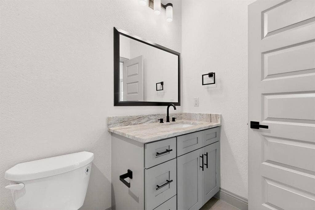 906 Maxine Drive, Athens, TX 75751 906 Maxine Drive, Athens, TX 75751