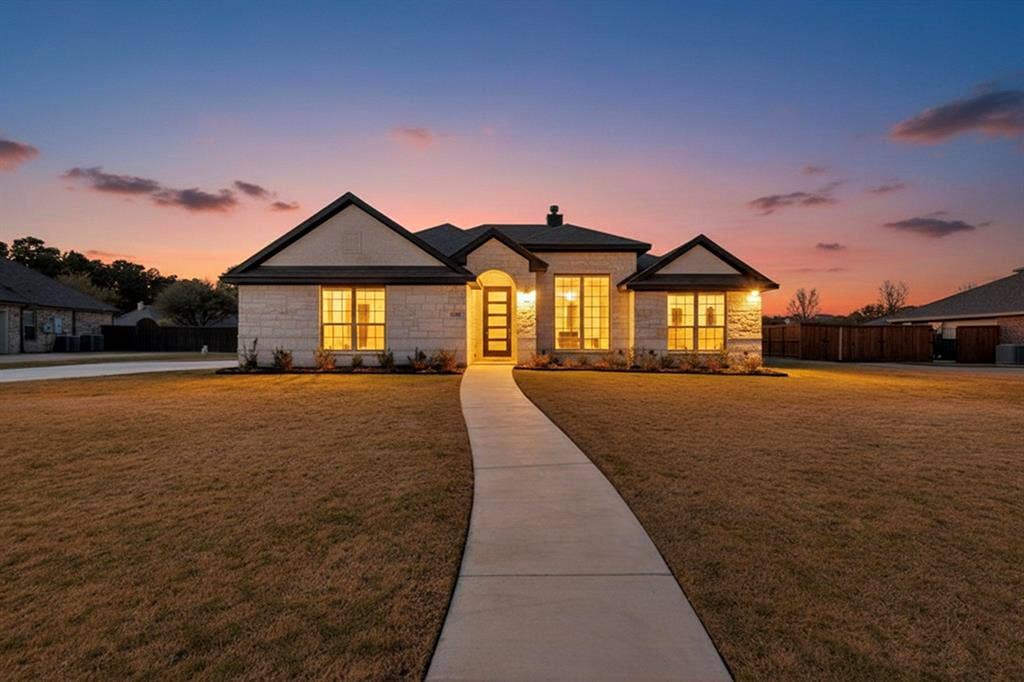 906 Maxine Drive, Athens, TX 75751 906 Maxine Drive, Athens, TX 75751