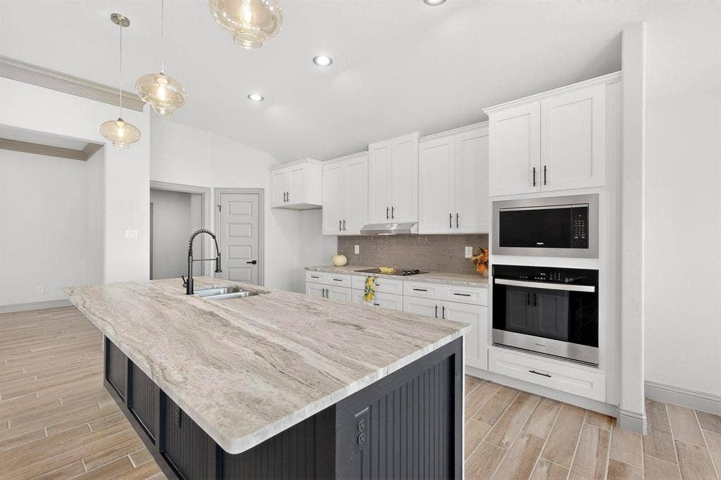 906 Maxine Drive, Athens, TX 75751 906 Maxine Drive, Athens, TX 75751