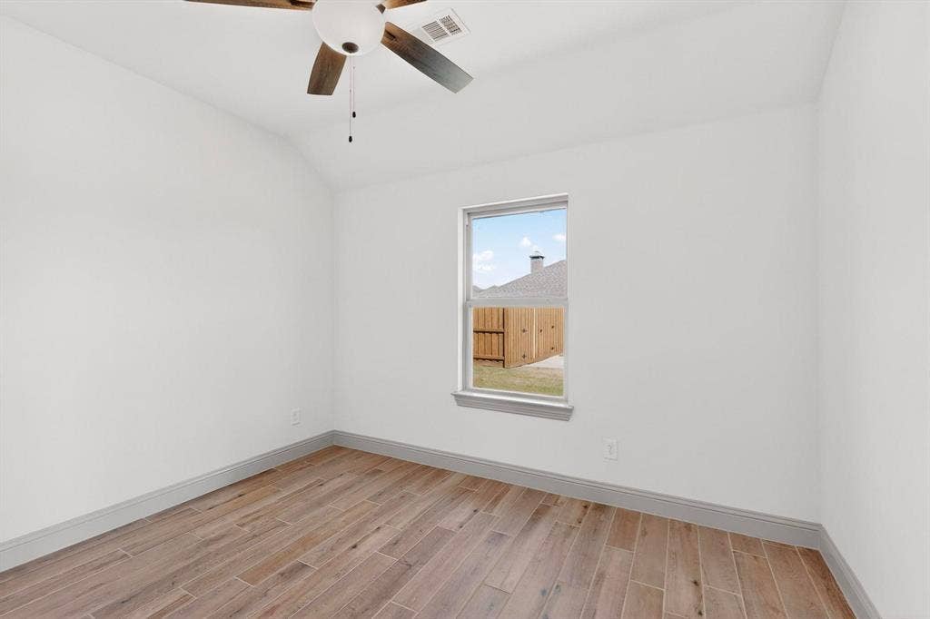 906 Maxine Drive, Athens, TX 75751 906 Maxine Drive, Athens, TX 75751