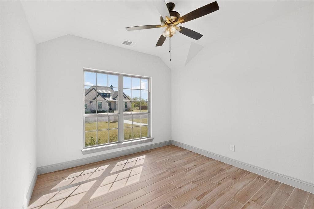 906 Maxine Drive, Athens, TX 75751 906 Maxine Drive, Athens, TX 75751
